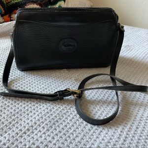 Vintage Dooney & Bourke Black Pebble All Weather Leather Zipper Shoulder Bag